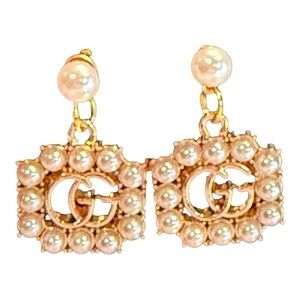 Elegant Gucci Gold and Pearl Earrings